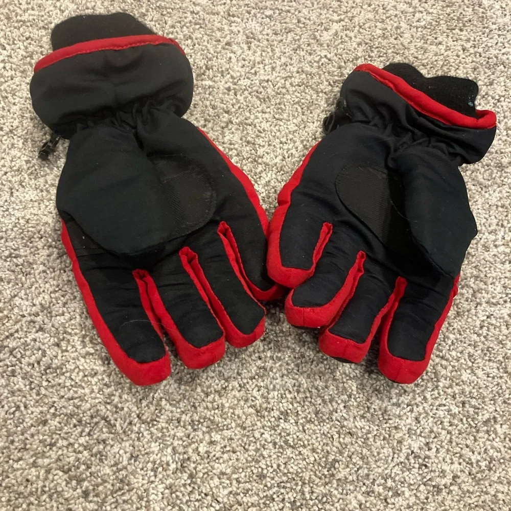 Nike Youth Insulated Ski Gloves Winter Red And Black Spring break‎